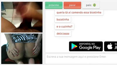 Ezkonduei gustatzen zaie ezezagunak masturbatzen ikustea