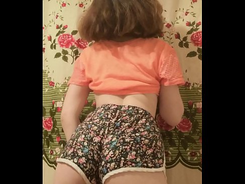 ❤️ Neska gazte sexy galtzak kentzen kameraren aurrean ️❌ Sexu bideoa gugan