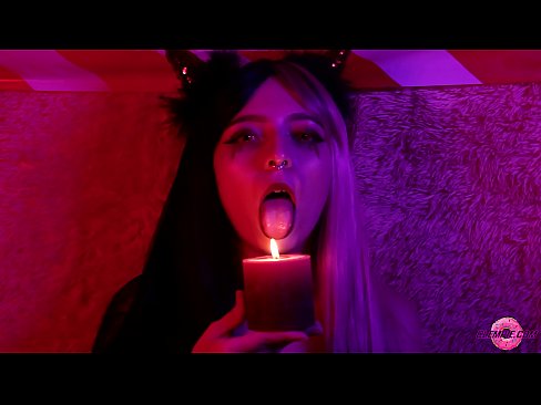❤️ Succubus Sexy-ren Pumada Sutsua Ahoa betetzearekin ️❌ Sexu bideoa gugan